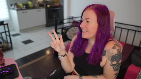 Snapshot of gennyrock chatting on 31, 12, 2024 Genny Rock and online show from 31, 12, 2024