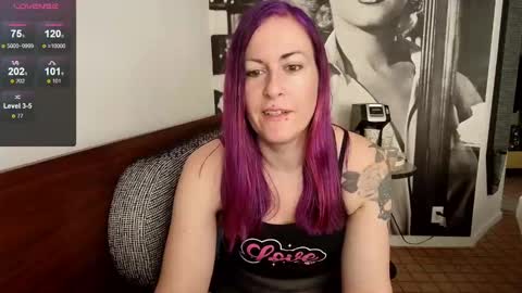 Snapshot of gennyrock chatting on 15, 1, 2025 Genny Rock and online show from 15, 1, 2025
