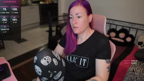 Snapshot of gennyrock chatting on 29, 1, 2025 Genny Rock and online show from 29, 1, 2025