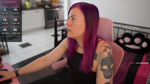 Snapshot of gennyrock chatting on 1, 2, 2025 Genny Rock and online show from 1, 2, 2025