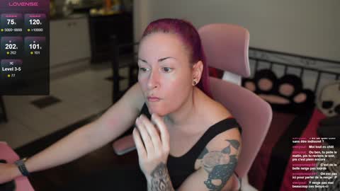 Snapshot of gennyrock chatting on 4, 2, 2025 Genny Rock and online show from 4, 2, 2025