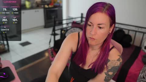 Snapshot of gennyrock chatting on 13, 2, 2025 Genny Rock and online show from 13, 2, 2025