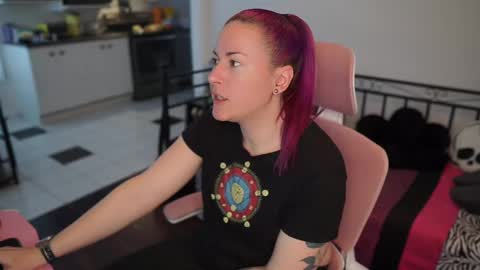 Snapshot of gennyrock chatting on 21, 2, 2025 Genny Rock and online show from 21, 2, 2025