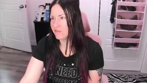 Snapshot of gennyrock chatting on 4, 7, 2026 Genny Rock and online show from 4, 7, 2026