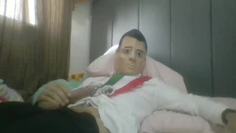 gentlrman33 online show from 2, 11, 2025