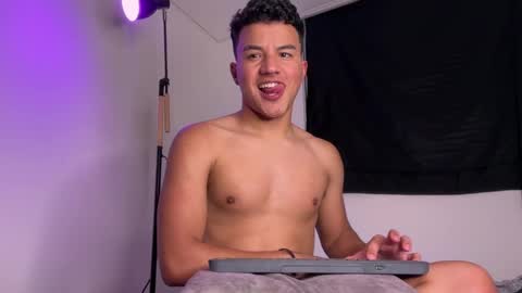 Snapshot of george_cams1 chatting on 17, 1, 2025 Jorge online show from 17, 1, 2025