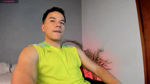 Snapshot of george_cams1 chatting on 8, 2, 2026 Jorge online show from 8, 2, 2026