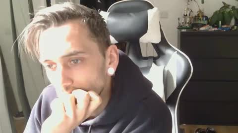 georgek0011 online show from 4, 4, 2026