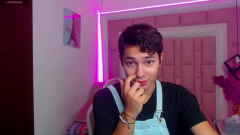 Snapshot of georgesmith_1 chatting on 9, 12, 2024 GEORGE online show from 9, 12, 2024