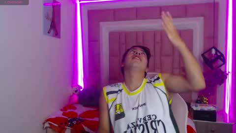 Snapshot of georgesmith_1 chatting on 17, 12, 2024 GEORGE online show from 17, 12, 2024