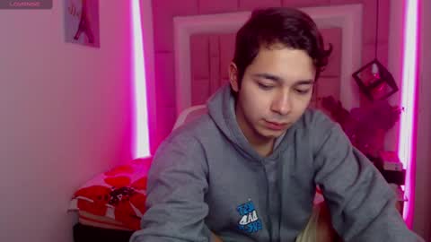 Snapshot of georgesmith_1 chatting on 18, 12, 2024 GEORGE online show from 18, 12, 2024