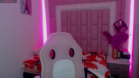 Snapshot of georgesmith_1 chatting on 18, 12, 2024 GEORGE online show from 18, 12, 2024