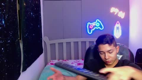 Snapshot of georgesmith_1 chatting on 30, 12, 2024 GEORGE online show from 30, 12, 2024