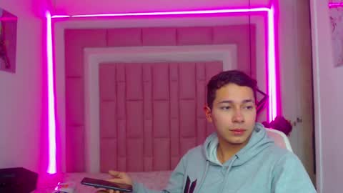 Snapshot of georgesmith_1 chatting on 14, 1, 2025 GEORGE online show from 14, 1, 2025