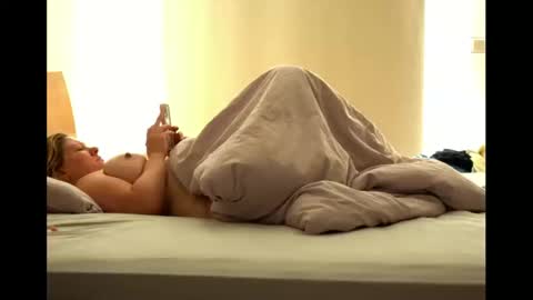 Snapshot of germanhotmilf chatting on 16, 12, 2024 Anni online show from 16, 12, 2024