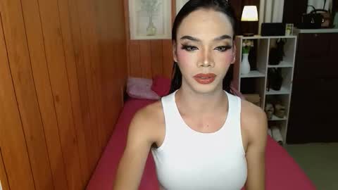 Snapshot of gerogoussidney chatting on 10, 11, 2025 Sidneymorens online show from 10, 11, 2025