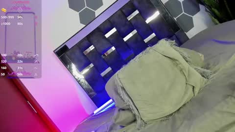 Snapshot of ghadats chatting on 16, 12, 2024 L A U R A online show from 16, 12, 2024