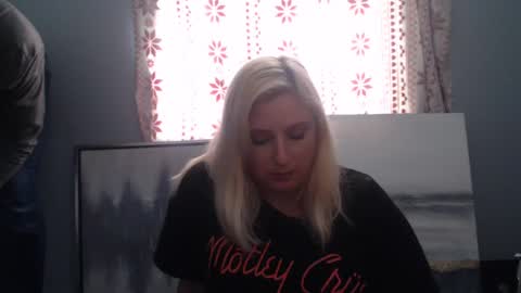 Snapshot of ghettogagginbabygirl chatting on 2, 10, 2025 696969 online show from 2, 10, 2025