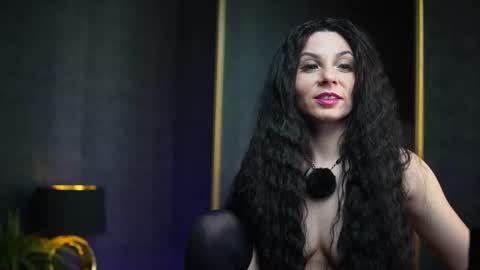  Gia  online show from 14, 1, 2026