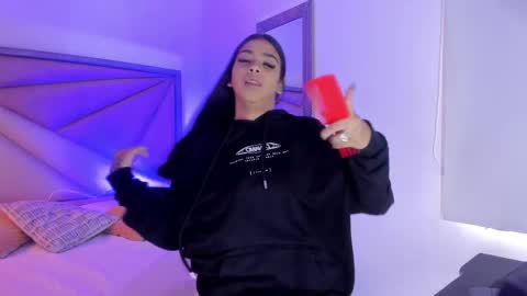 Gia  online show from 2, 11, 2025