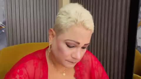 Snapshot of gianellacox chatting on 6, 5, 2026 online show from 6, 5, 2026