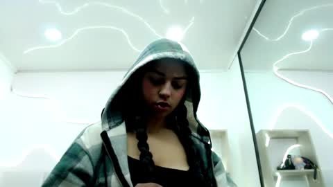 GiannaHott online show from 5, 5, 2026