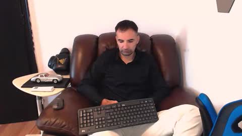 Gianni online show from 11, 10, 2025