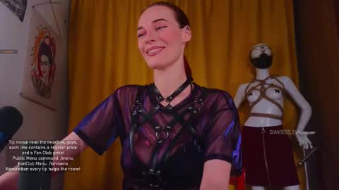 Snapshot of giantess_eva chatting on 15, 11, 2025 Eva online show from 15, 11, 2025