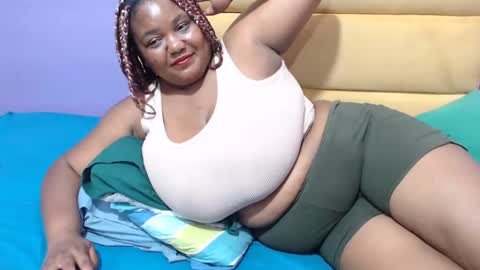 Snapshot of gianttitts chatting on 5, 1, 2025 gianttitts online show from 5, 1, 2025