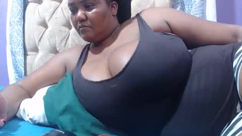 Snapshot of gianttitts chatting on 31, 1, 2025 gianttitts online show from 31, 1, 2025