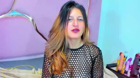 GiaRoussel online show from 31, 12, 2024