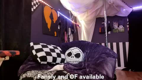 Giggles online show from 3, 4, 2026