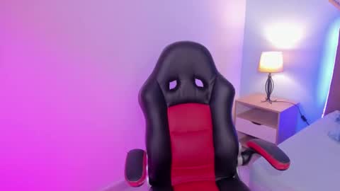 Snapshot of gigi_burns chatting on 30, 11, 2025 gigi_burns online show from 30, 11, 2025