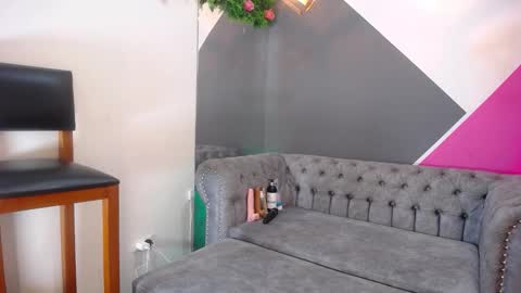 GIGI STCOTT online show from 3, 11, 2025