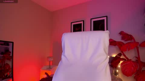 GIGI online show from 5, 2, 2026