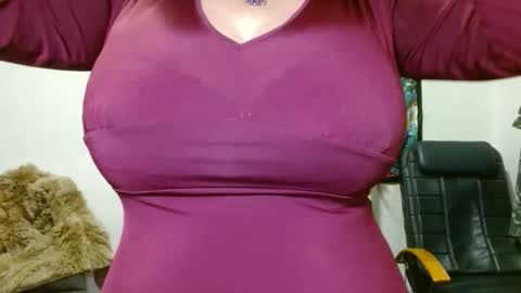 Snapshot of ginaoneon chatting on 23, 4, 2026 GinaONeon online show from 23, 4, 2026