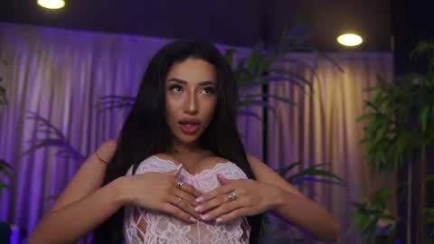 Snapshot of ginavalentinna chatting on 5, 4, 2026 Gina online show from 5, 4, 2026