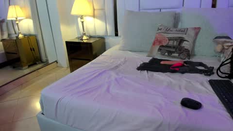 Ginebra Ness online show from 10, 12, 2024