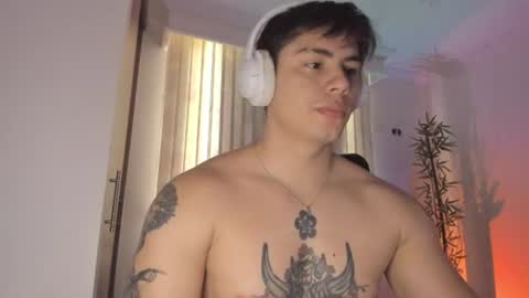 Snapshot of gio_russo chatting on 4, 7, 2026 GioRusso online show from 4, 7, 2026