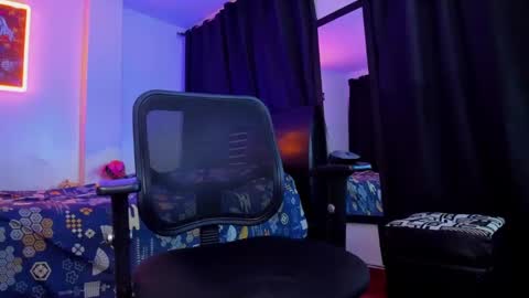 GIOMAR REYES online show from 13, 2, 2025