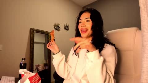 Snapshot of giovanna_oliveira chatting on 24, 9, 2025 Giovanna online show from 24, 9, 2025