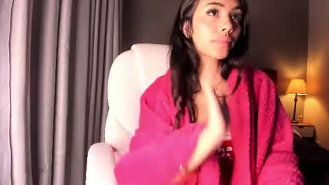 Snapshot of giovanna_oliveira chatting on 29, 6, 2026 Giovanna online show from 29, 6, 2026