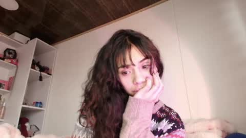 Snapshot of giovanna_oliveria chatting on 16, 4, 2026 giovanna_oliveria online show from 16, 4, 2026