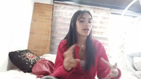 Snapshot of giovanna_oliveria chatting on 8, 7, 2026 giovanna_oliveria online show from 8, 7, 2026