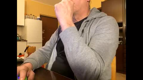 Snapshot of giovanni_1964 chatting on 22, 12, 2024 giovanni_1964 online show from 22, 12, 2024