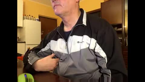 Snapshot of giovanni_1964 chatting on 31, 12, 2024 giovanni_1964 online show from 31, 12, 2024