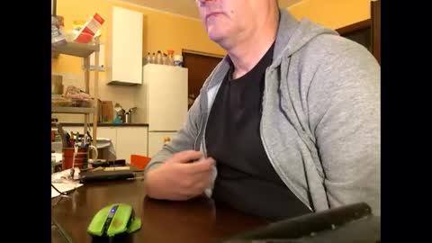 Snapshot of giovanni_1964 chatting on 10, 3, 2025 giovanni_1964 online show from 10, 3, 2025