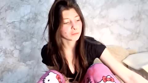 girl_cute007 online show from 6, 3, 2026