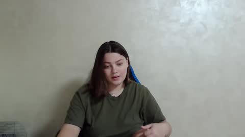 Snapshot of girl_leya chatting on 1, 12, 2024 girl_leya online show from 1, 12, 2024