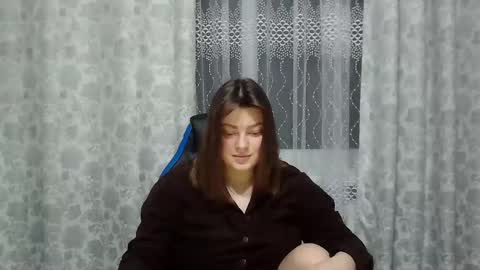 Snapshot of girl_leya chatting on 2, 2, 2025 girl_leya online show from 2, 2, 2025